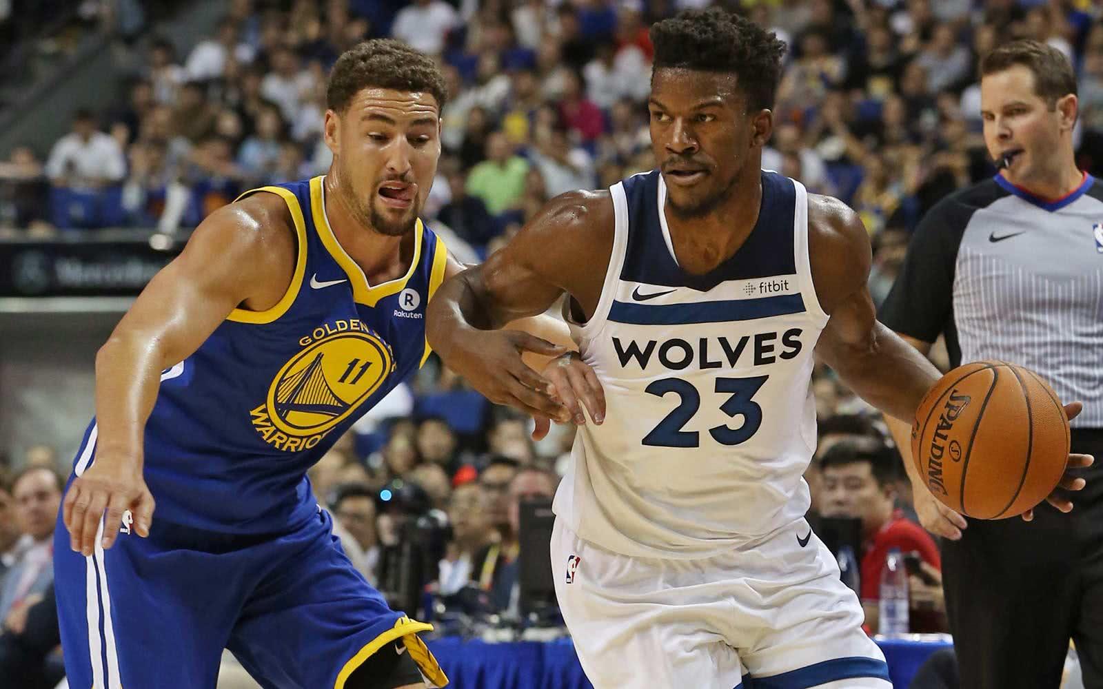 高手在民间！姐妹花脚踩箩筐练习武术，平衡力惊人！（民间卧虎藏龙！姐妹花踩箩筐练武，平衡感逆天）