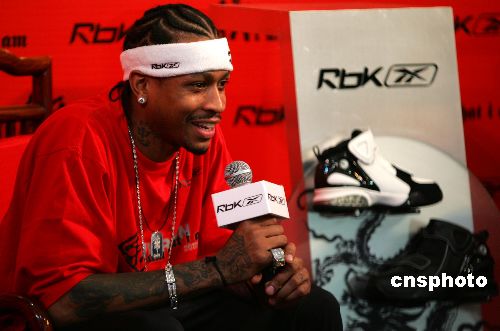 康宁汉姆携杜伦轮番冲击灰熊内线，率活塞开局轰10-4（康宁汉姆、杜伦交替杀伤灰熊内线，活塞开场打出10-4）