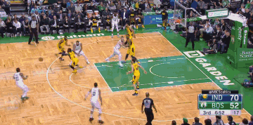 詹姆斯关键三分绝杀比赛（詹姆斯压哨三分定胜负）