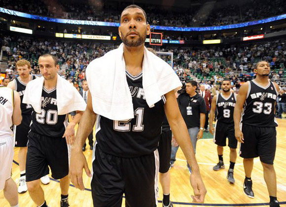 曼联中场梅努的未来：从边缘到重生（从边缘到崛起：曼联中场梅努的前路）