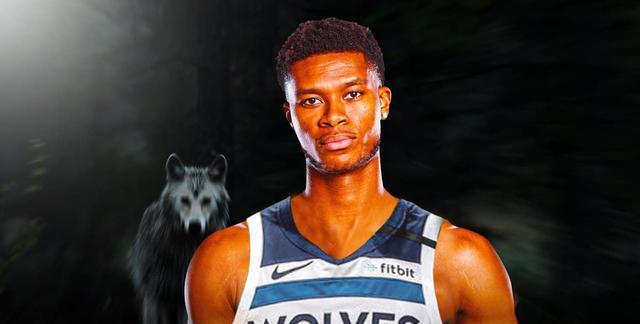 U22国足战韩国首发与负越南相比仅更换门将，王博豪继续出任中锋（U22国足对阵韩国首发仅门将变动，王博豪仍担任中锋）