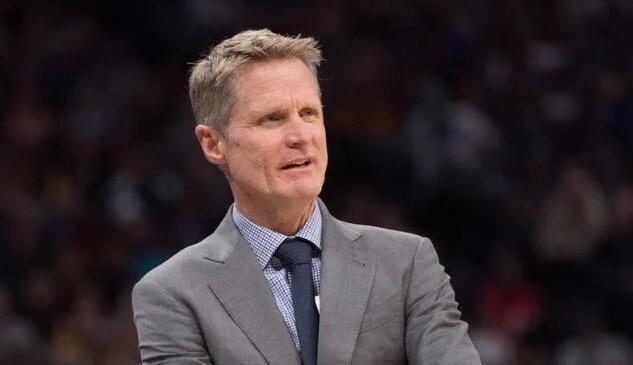 足球英超本轮最佳阵公布，新援发挥亮眼（英超本轮最佳阵容出炉，新援表现抢眼）