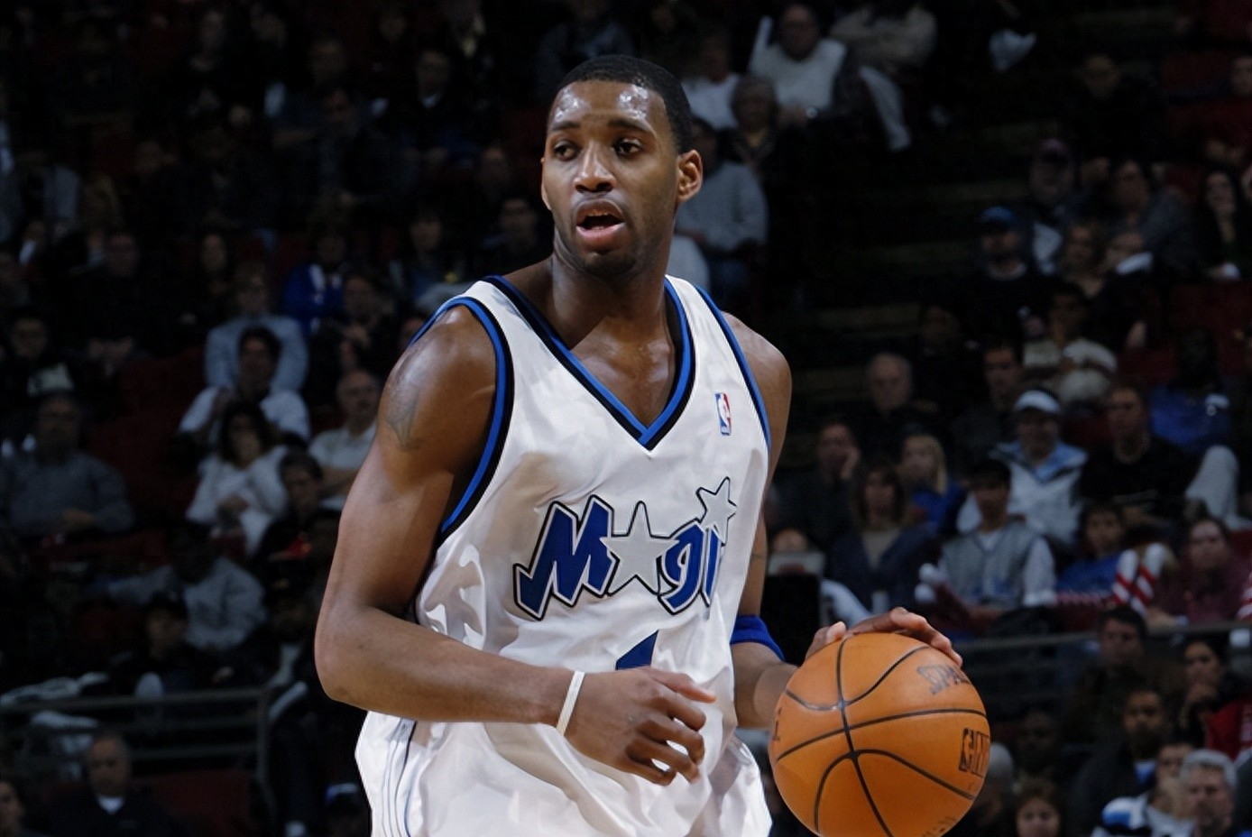 穆斯塔菲：阿森纳是赢球热门；拜仁要小心枪手的定位球（穆斯塔菲：阿森纳更被看好，拜仁需警惕枪手的定位球）