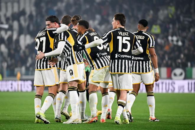 大力神杯已经抵达华盛顿！北京时间6日凌晨正式抽签（大力神杯抵达华盛顿，北京时间6日凌晨举行正式抽签）