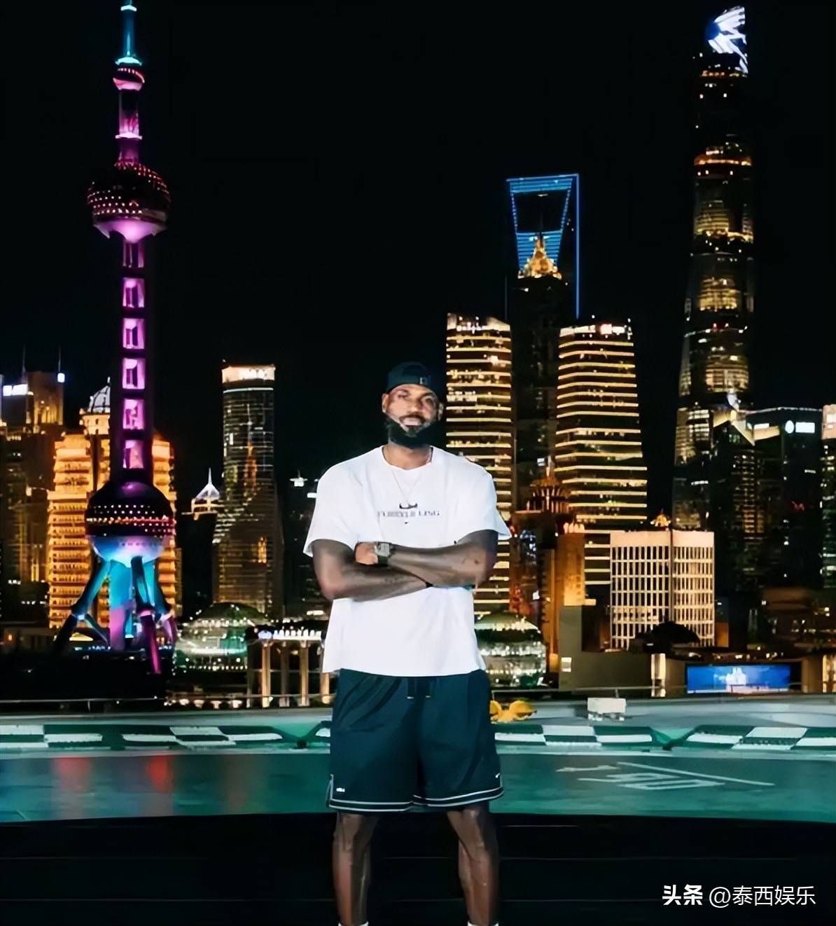 记者：埃斯特旺已抵达伦敦，周一将跟随切尔西训练（埃斯特旺已到伦敦，周一将随切尔西合练）