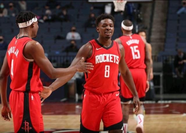 NBA球队战术解析：勇士防守新打法,（NBA战术解读：勇士防守革新之道）