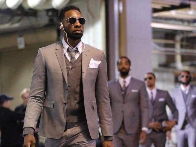 赛季报销？33岁莫拉塔重伤缺阵数月，科莫锋线遭遇致命打击！（33岁莫拉塔重伤至少缺阵数月，科莫锋线遭重创，赛季恐提前报销？）