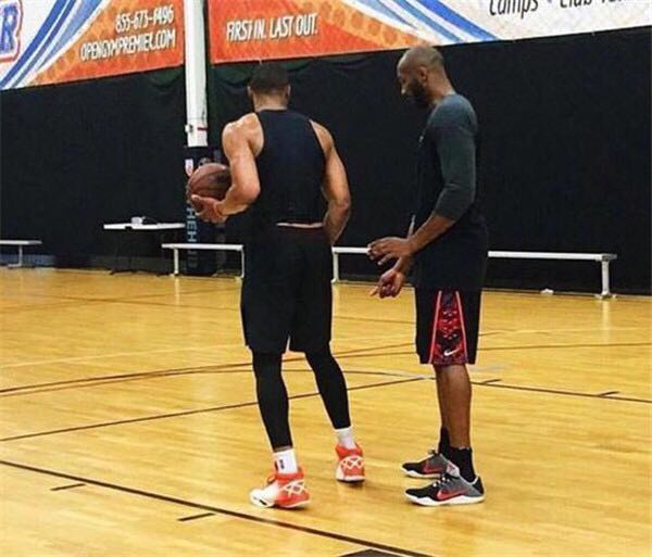 旺达：我和伊卡尔迪恋爱之后，第一时间就坦白告诉了洛佩斯（旺达称与伊卡尔迪相恋后已第一时间告知洛佩斯）